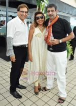 Remu and Naaz Zaveri with Ashwin Deo at InterContinental Marine Drive at the Launch of the Bespoke Monsoon Brunches in Dome on 7th Aug 2011.jpg